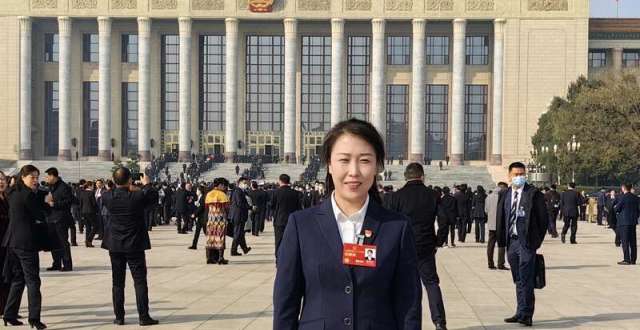 全国人大代表张施慧：小网格服务大民生_腾讯新闻