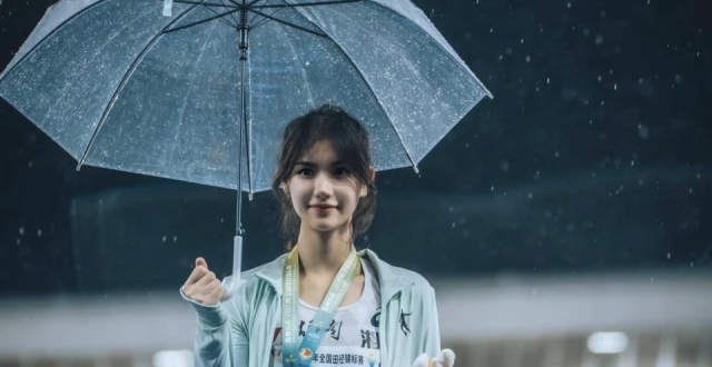又美又飒！田径女神拿全国冠军：夏思凝渴望突破13秒 是刘翔师妹_腾讯新闻