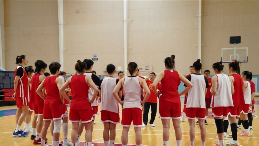 中国女篮热身赛名单出炉：韩旭王思静领衔 广东多人入选 李梦缺席
