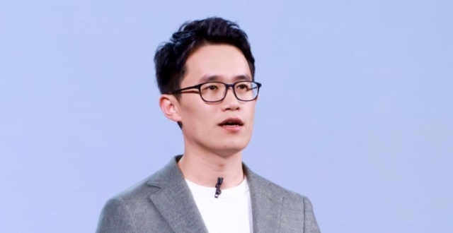 暂缓发新机守好老用户？王腾遭网友嘲讽：太双标了！_腾讯新闻