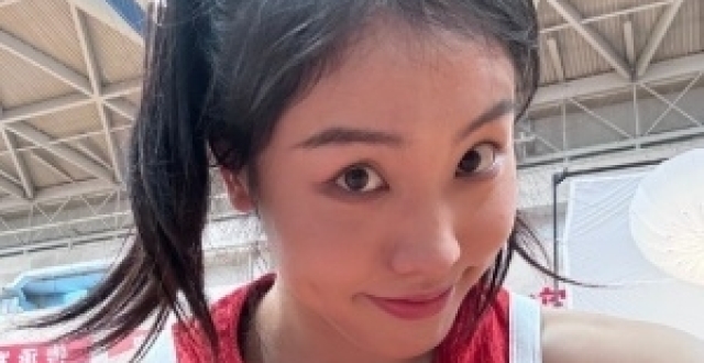中国女篮今晚对阵西班牙！张茹晒照：逐梦巴黎 全力出发_腾讯新闻