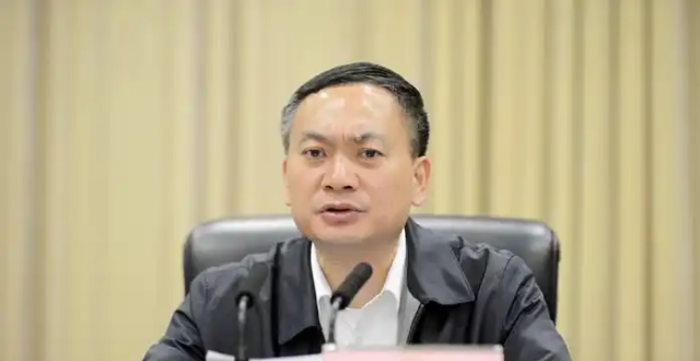 叶寒冰被免去四川省副省长职务_腾讯新闻