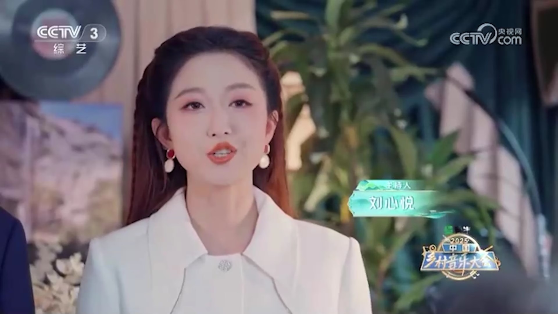 严尚嘉谈起保定津津乐道，杨帆直接退位让贤，瞬间逗乐全场嘉宾_腾讯新闻