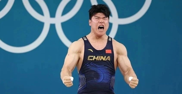 刘焕华！“举起”金牌！这个级别，中国首位！_腾讯新闻