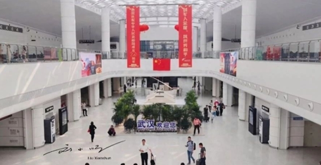 中国唯一的“散装”省会，一座城市像三座城市，没有绝对的市中心_腾讯新闻