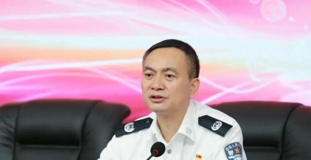 叶寒冰被免去四川省公安厅督察长职务，今年5月被查后被免去四川省副省长职务_腾讯新闻