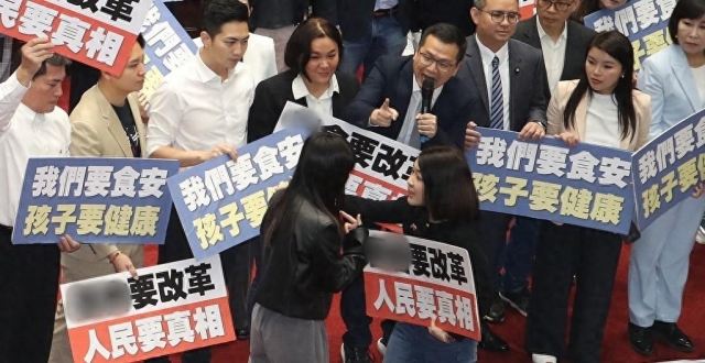 小心黄捷？郭正亮提醒国民党男性民代：未来她可能常耍花招炒议题_腾讯新闻