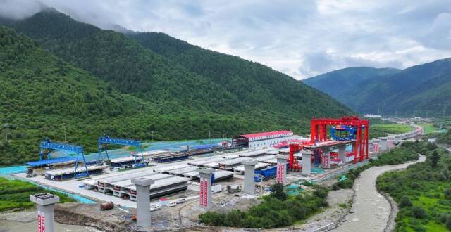 新建西宁至成都铁路四川段开始架梁 全线通车后成都5小时内跑拢西宁_腾讯新闻