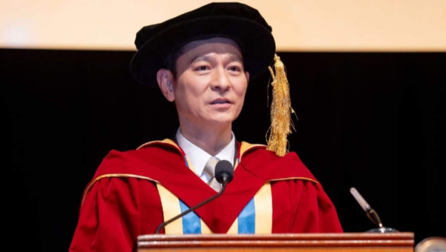 刘德华获颁香港浸会大学荣誉文学博士！40余载演艺领域的坚毅敬业