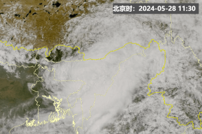 全国多地遭暴雨侵袭