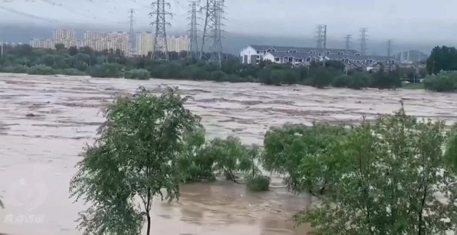 这降雨量，“极端”、“罕见”、“太惊人”！_腾讯新闻