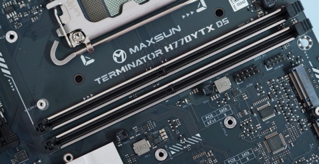 罕见的YTX版型！铭瑄H770YTX D5 WIFI背插主板评测：强大扩展能力 内存轻松上8000MHz_腾讯新闻