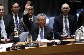 中方代表俄罗斯、古巴、朝鲜、委内瑞拉等28个国家作共同发言：反对！