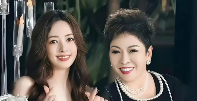 向佑到底发生了什么？向太拉黑他，向华强拒绝与他见面_腾讯新闻