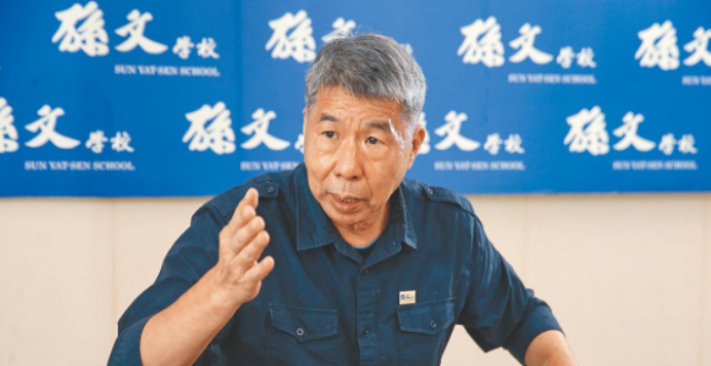 张亚中称主席选举与大罢免不冲突，遭遇国民党内不同意见_腾讯新闻