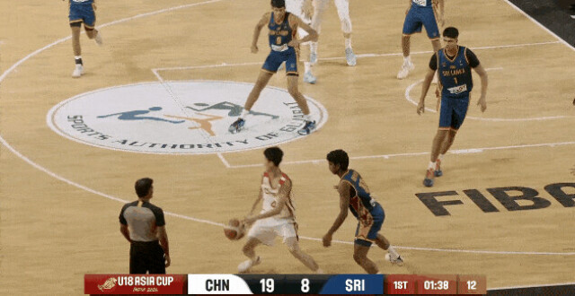 U18亚洲杯：张宇辰接球三分投进，中国25-10领先斯里兰卡_腾讯新闻