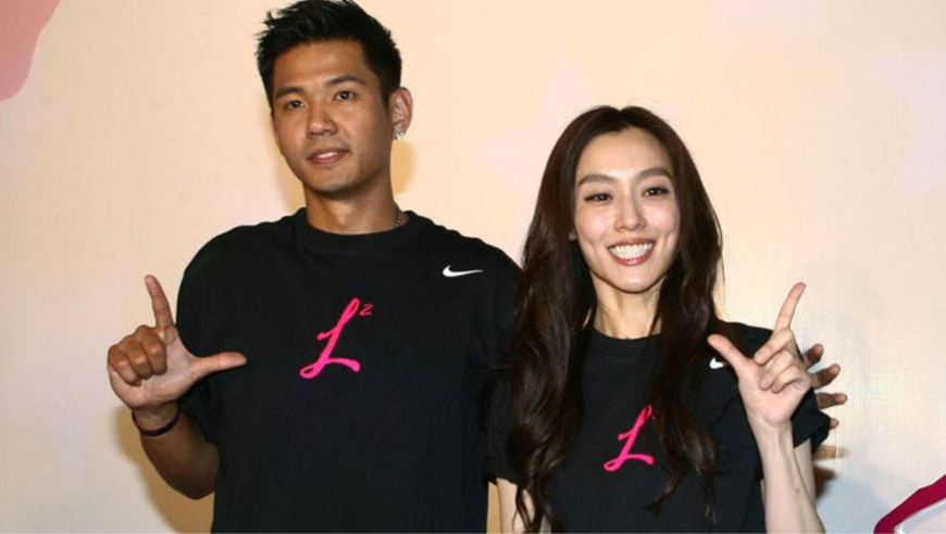 陈建州范玮琪看王力宏演唱会,风波后首次同框,高调招手欢呼