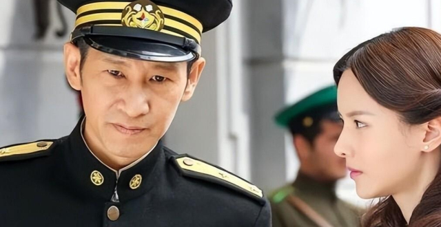 央视又一谍战剧开播变黑马，全员都是实力派演员，熬夜追不够看！_腾讯新闻
