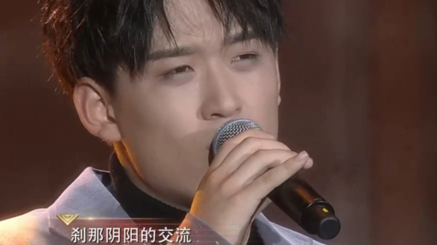 刘天奇实力演唱《滚滚红尘》，极具穿透力的嗓音，带你感受穿透千古的爱恨情仇_腾讯新闻