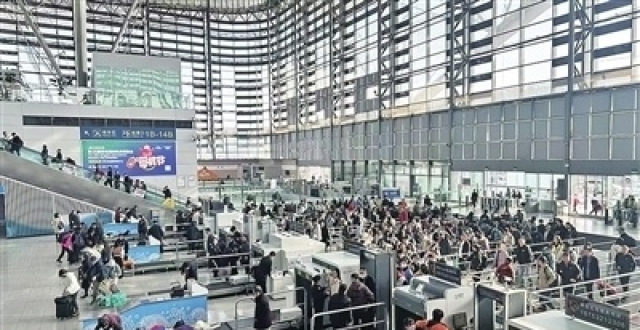 丝滑出行 五一假期避堵攻略收好，青岛客运高峰应对指南_腾讯新闻