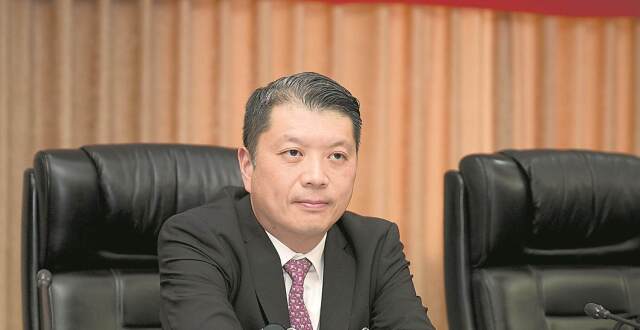 澳区全国人大代表何敬麟:推动琴澳轨道交通与航空枢纽联动_腾讯新闻