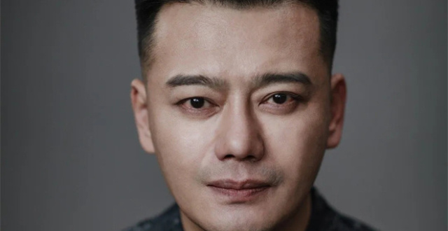 李丞峰专访 | 彼此融入是演员和角色的双向奔赴_腾讯新闻
