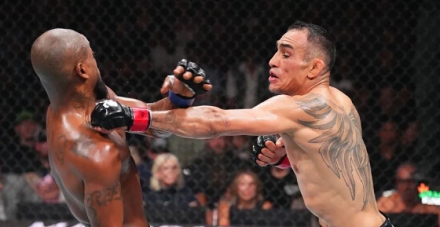 UFC名将夜魔被强敌绞晕，遭遇六连败！_腾讯新闻