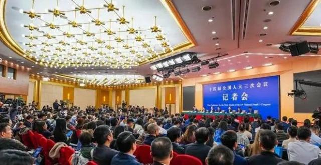 五位“掌门人”解析中国经济的“稳”与“进” | 速观察_腾讯新闻