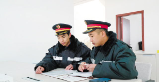 丽香铁路上的“编织工”_腾讯新闻