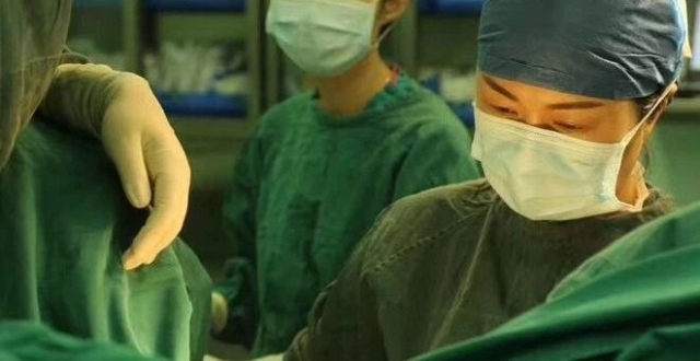 天生“石女”！1小时，她“涅槃重生”_腾讯新闻