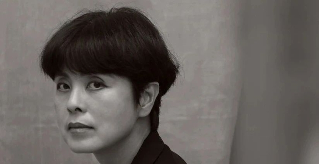 伦敦与威尼斯双展联动，喻红：于艺术中叩问内心，在尘土中探索生命哲思_腾讯新闻