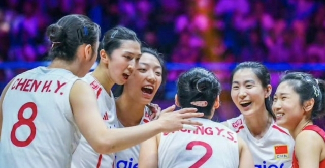 中国女排无缘亚锦赛冠军，赛后很多网友呼吁召回朱婷，为什么中国女排不召回朱婷？一个朱婷能解决所有问题吗？