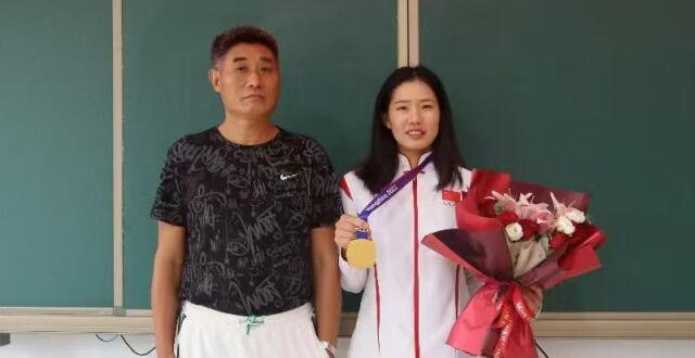 对话宋令东中学班主任：“男子汉帮助男子汉长大”_腾讯新闻