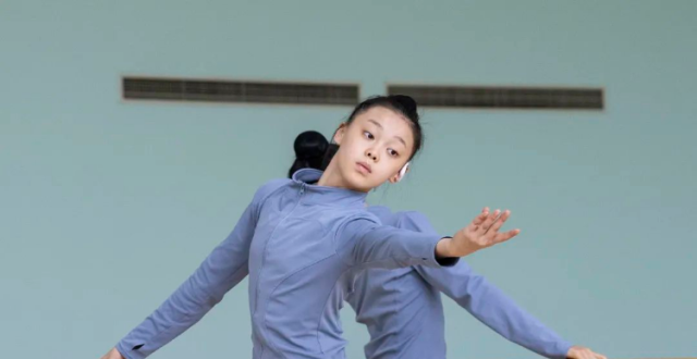 重庆美女丁欣怡明日出战艺术体操团体赛，向奥运金牌冲刺_腾讯新闻