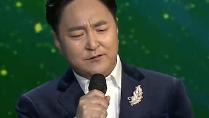 呼斯楞演唱《醉乡》,深情的歌声,唱出对家乡的热爱与思念!