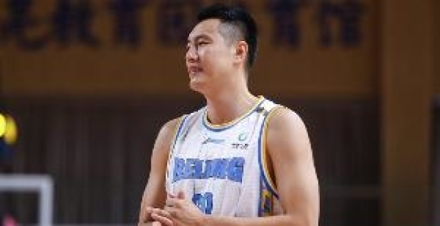 翟晓川发博：辽宁总决赛 广厦值得尊重 远离伤病_腾讯新闻