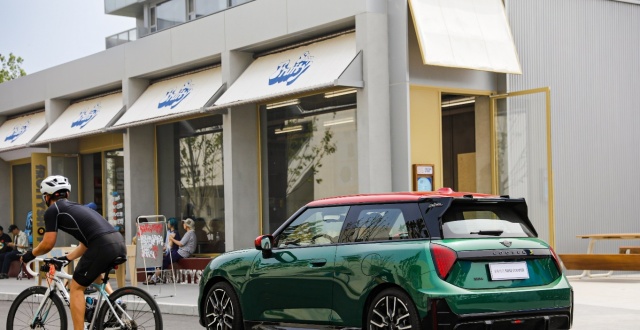 全新电动MINI Cooper上市， “都市卡丁车” 经典之上更好玩_腾讯新闻