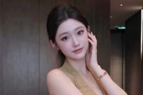 女装商品图出现“两只半”手臂，网店AI图被吐槽“惊悚”，AI制图为何如此离谱？商家该承担哪些责任？