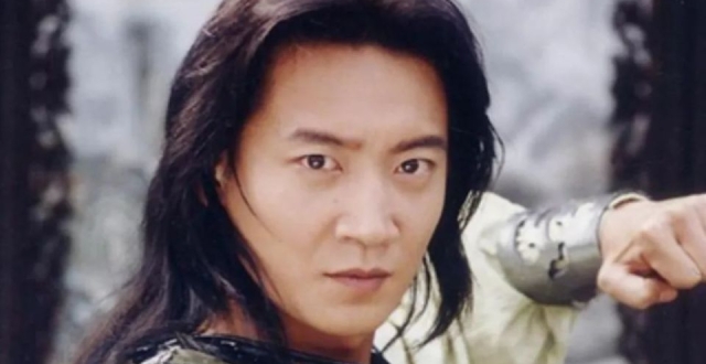 “童战”杨俊毅退圈13年后，成国家级裁判，曾和陈法蓉相恋4年_腾讯新闻