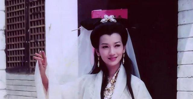 71岁赵雅芝和61岁叶童，在春晚同框！网友：太配了_腾讯新闻