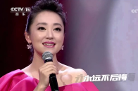 周旋深情演唱《吻和泪》，唱腔细腻缠绵，诉尽情到深处的无奈与心碎_腾讯新闻