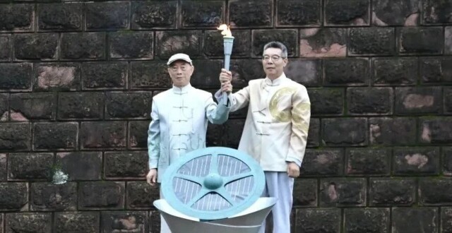 点火！成都世运会火炬从三星堆出发，“古蜀之光”闪耀_腾讯新闻