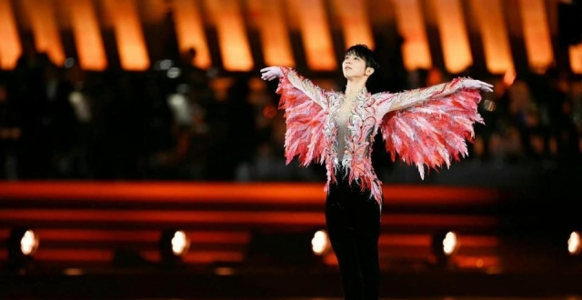 羽生結弦演出中服裝出問題,化解過程也是絕美!