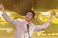单排喜剧大赛丨侦探爆改指挥家！周俚帆指导自首犯人上演大合唱_腾讯新闻