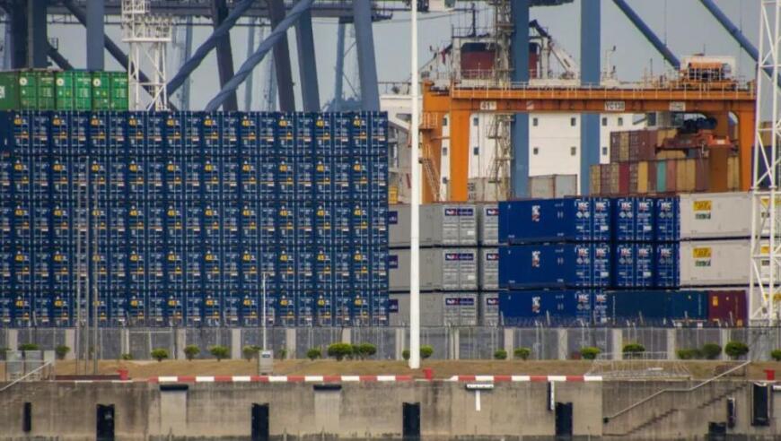 Cross-Border E-Commerce in the Face of Tariff Disputes