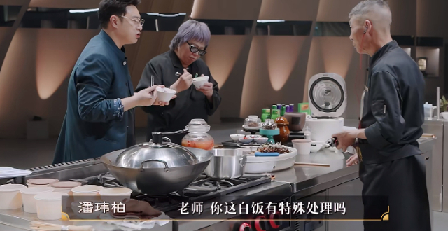 第二季《食神·百厨大战》开播，广东选手做了一盘没带酱料的白切鸡被评委淘汰，淘汰的对吗？