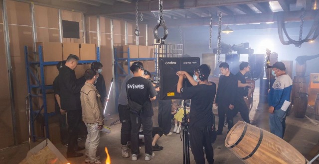 拟打造中国“微短剧创作之都”，“竖店”郑州如何巧借风口？_腾讯新闻
