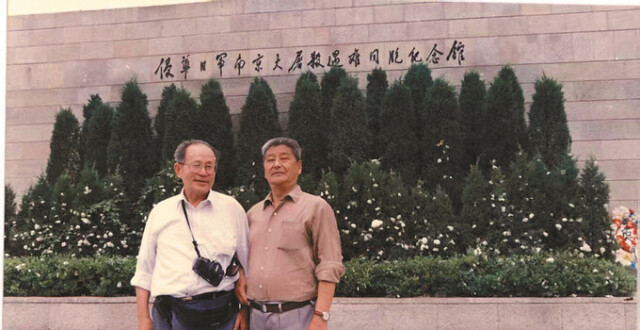 《南京照相馆》角色原型罗瑾、吴旋后代南京首次相聚_腾讯新闻