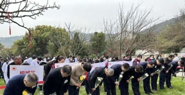 致敬！江苏各地开展遗体和人体器官捐献者缅怀纪念活动_腾讯新闻
