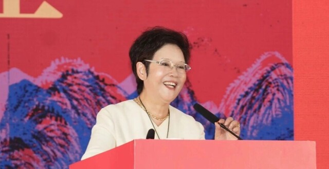 浙江华策影视高级技工学校开学 校长赵依芳讲话全文来了_腾讯新闻